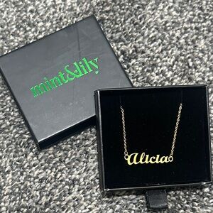 Mint & Lily Gold Name Necklace - Alicia